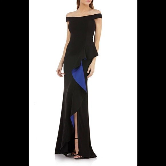 Carmen Marc Valvo Dresses & Skirts - Carmen Marc Valvo Infusion Off the Shoulder Gown